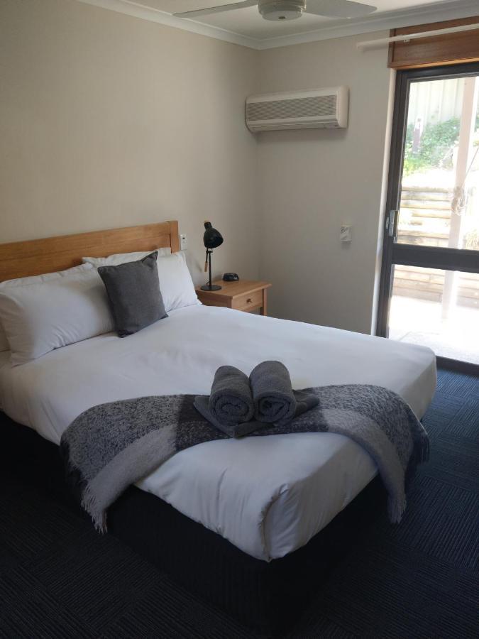 Henry'S Quirindi Hotel Kültér fotó